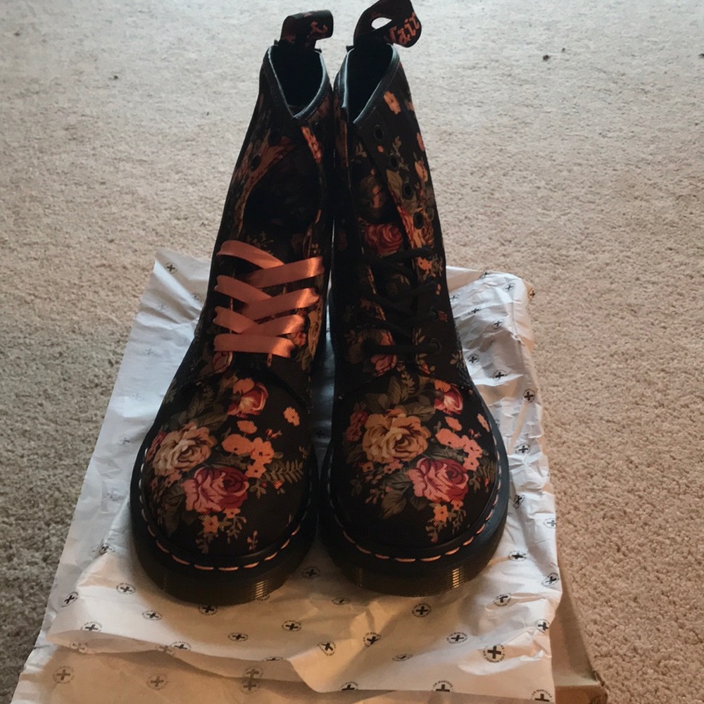 Dr Marten 1460 Victorian Flowers
